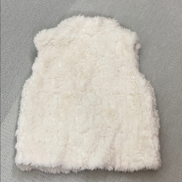 Carter’s faux fur vest - Picture 2 of 5